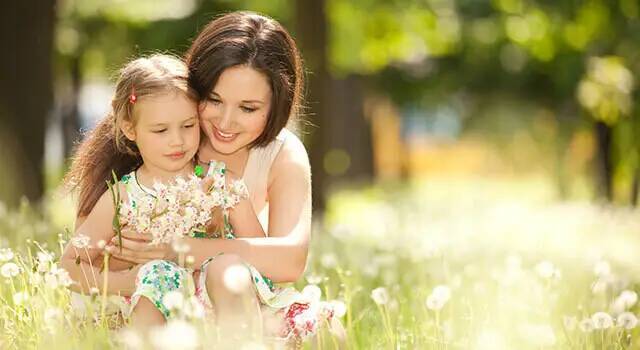 Parent and child in the park 350×640 2 (1) (1)